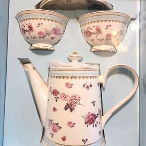 Tea pot set and tea spoons